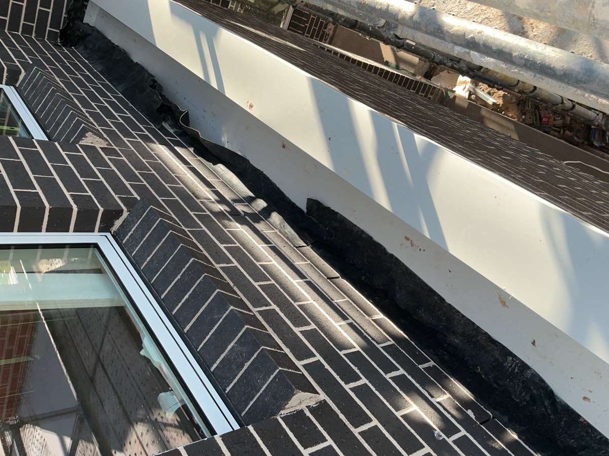 Roof flashings at lock-up, Oran Park